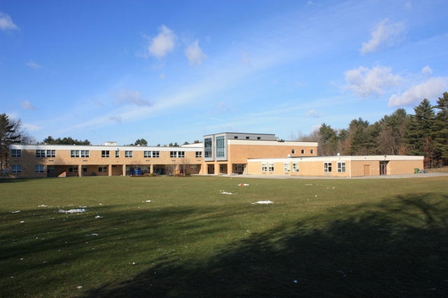 怀廷斯维尔基督教学校  Whitinsville Christian School