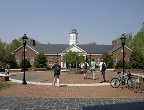 汉普登西德尼学院  Hampden-Sydney College